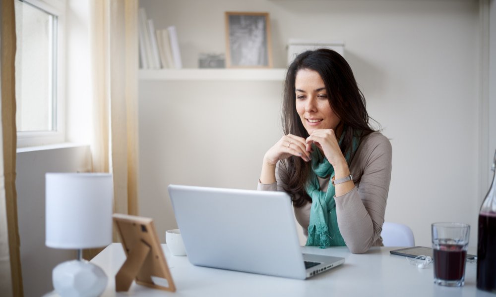 Woman doing her taxes on the computer