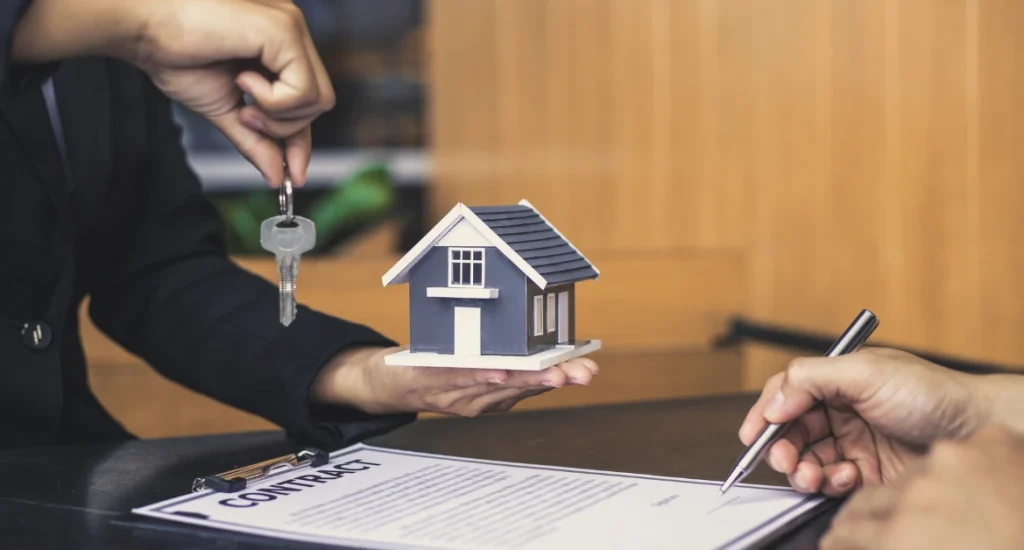 Self Managing vs Property Manager 2026 Guide